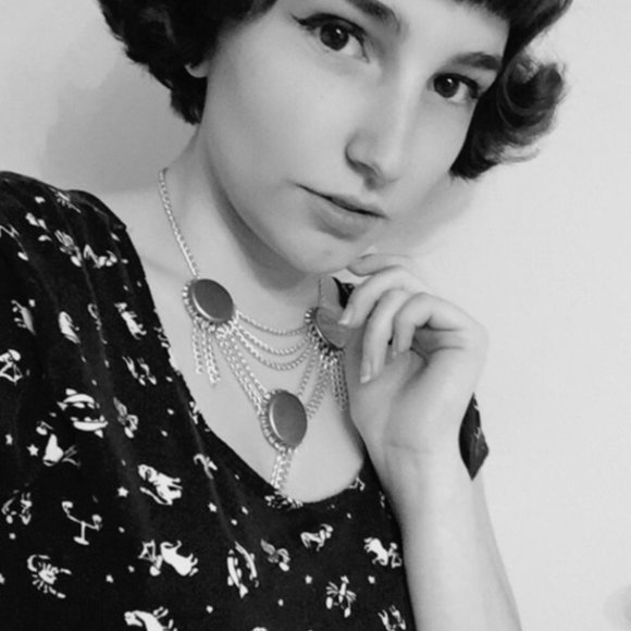 15 Inch Silve Coke Cap Necklace - Picture 4 of 5